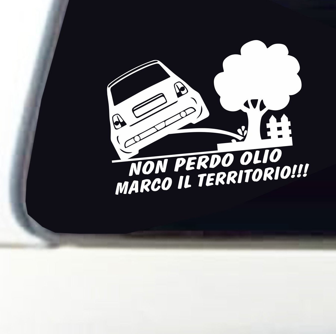 Adesivo scritta NON PERDO OLIO MARCO IL TERRITORIO, FIAT 500 ABARTH cod.1909